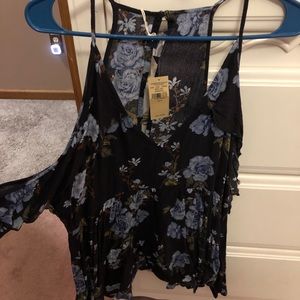 American Eagle cold shoulder top